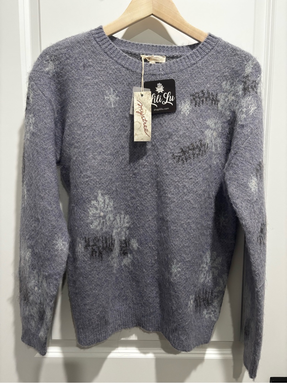 NWT Mystree Lavender Heather Snowflake Crewneck Sweater